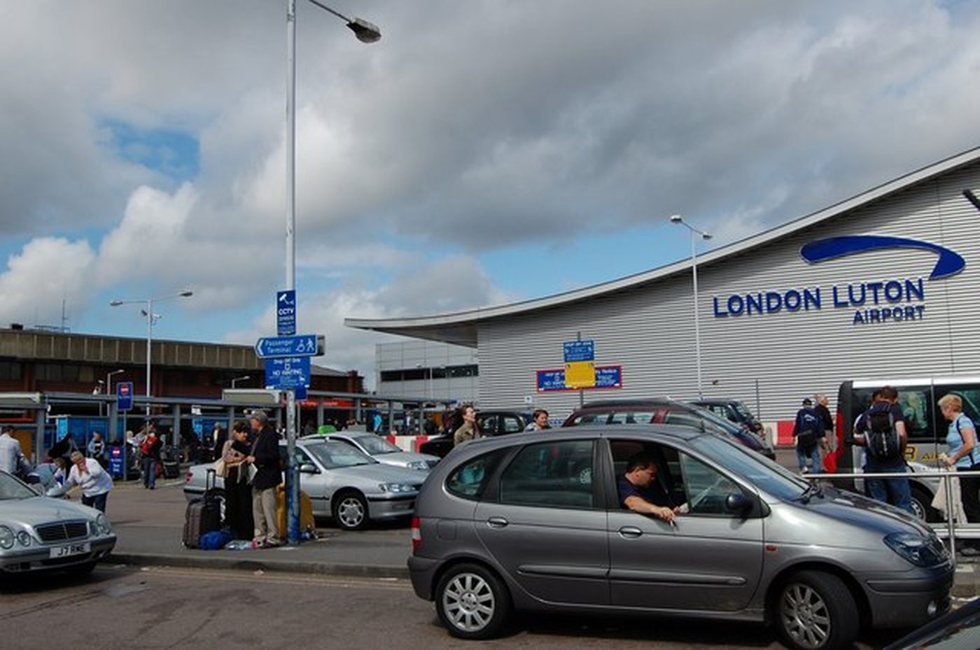 London Luton terminal